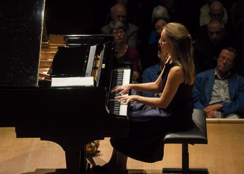 Associação Cultural e Recreativa Portuguesa de Baar Domingo de Fado e música variada