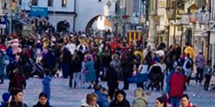 Associação Cultural e Recreativa Portuguesa de Baar Domingo de Fado e música variada