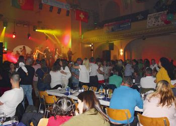 “Barulho” que encanta e divulga Portugal Grupo “Toca Aki” promoveu sexto encontro de bombos