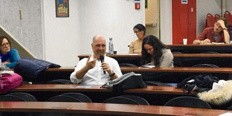 “Barulho” que encanta e divulga Portugal Grupo “Toca Aki” promoveu sexto encontro de bombos